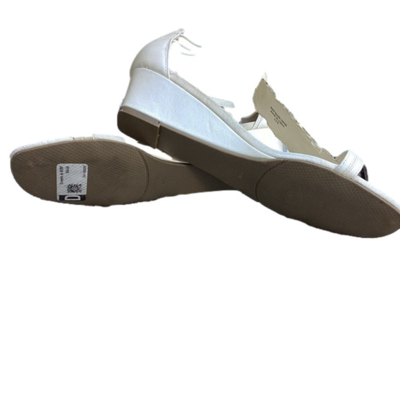 White Gladiator  Sandals - Picture 5 of 6